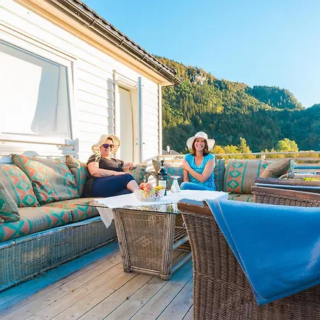 Strandheimen Vendégház *